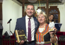 Наградиха девет самоковски читалища за участието им в Националния събор на народното творчество в Копривщица