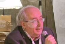 Българското общество има огромен проблем с преработването на паметта за комунистическото минало, каза журналистът Тони Николов