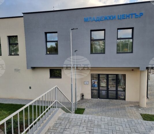 Младежкият център в Монтана организира коледно събитие под наслов „Сезон на чудесата“