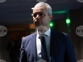 Протестите трябва да продължат до оставка и предсрочни избори, каза лидерът на „Възраждане“ Костадин Костадинов