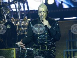 Той пее за всичко, от което се срамуваме или не искаме да говорим