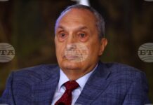 Само градивният протест може да причини успешна промяна, каза Иван Костов на беседа в Софийския университет