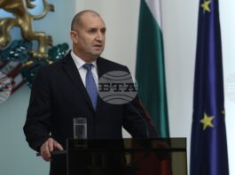 Хората изпревариха парламента и тази вечер гласуваха недоверие на кабинета, написа президентът Румен Радев