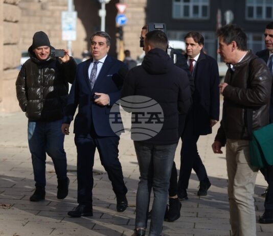 Ново управление в това Народно събрание е невъзможно и силно нежелателно, заяви Асен Василев