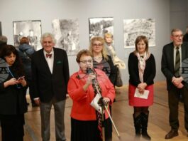 Софийската градска художествена галерия пише историята на българската фотография, каза доц. Георги Лозанов на откриването на „Повече от една снимка“