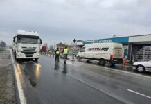 Към този момент тежкотоварни автомобили не могат да преминават през граничен преход „Кулата“