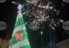 С празнична програма и включване на светлините на коледната елха в Петрич започнаха коледно-новогодишните тържества в общината
