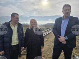 С подмяната на довеждащия водопровод за село Първомай започна изпълнението на инвестиционната програма за 24 села в община Петрич