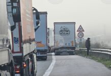 Около 27 км е опашката от товарни автомобили на излизане от страната при „Капитан Андреево“, каза началникът на пункта Яни Пейчев