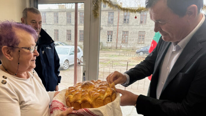 229ed83c-4f8e-40d7-a276-3f21b15e4531