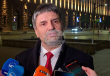 Полицията овладява ситуация с около 50-60 души, които проявяват агресия в близост до ул. „Врабча“, заяви директорът на СДВР