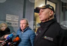 Евакуирани са трима души от танкера, заседнал край Ахтопол