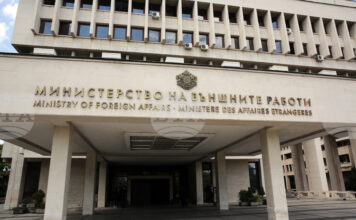 Кореспонденцията от администрацията на президента на САЩ е получена и изпратена до президентската институция на 19 януари, казаха от МВнР