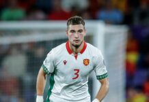 Атанас Чернев изгледа отстрани победата на Порто над Ещрела