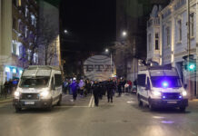 Задържан е мъж, запалил пиротехническо изделие на снощния протест в Пловдив