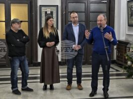 Изложбата „Предчувствие за портрет“ на Станислав Божанков беше открита в БАН