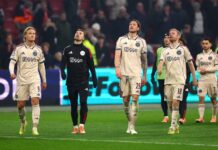 Фен на гостуващ тим пробяга 72 км до стадиона на „Аякс“