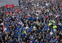 Volkswagen предлага на служителите си по 30 000 евро, ако се преместят от Дрезден във Волфсбург