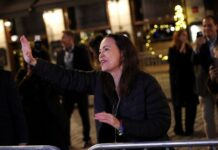 Мария Корина Мачадо се появи в Осло, след като дъщеря й взе Нобела вместо нея (Видео, снимки)