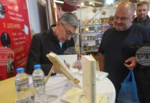 Проф. Даниел Вълчев се срещна със свои читатели на Софийския международен панаир на книгата