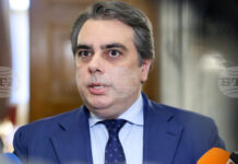 Ако правителството не подаде оставка тази седмица, ще внесем вот на недоверие, съобщи председателят на „Продължаваме промяната“ Асен Василев