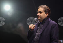 Най-много ги е страх от честни и свободни избори, каза Божидар Божанов, съпредседател на „Демократична България“ на протеста в София