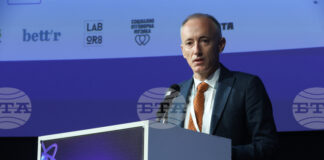 Министър Красимир Вълчев ще открие нови училищни STEМ центрове в общините Пазарджик и Марица