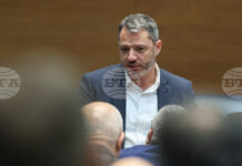 Ремонтът на бюджета не е за сметка на социалните придобивки, заяви председателят на бюджетната комисия Делян Добрев