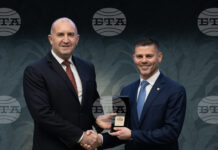 Държавният глава Румен Радев удостои с Почетния знак на президента председателя на „Конфиндустрия България“ Роберто Санторели