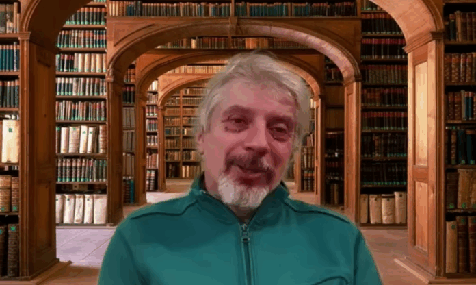 Screenshot 2025-12-03 at 14-18-36 Щом нападнеш ти Русия китайският J-20 чака на пусия чичо Сам кораби строи а у нас - Луната спи-и - YouTube