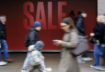 За година 11 хил. българи са напуснали Великобритания, под 4 хил. са пристигнали