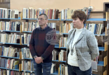 Художникът Ивайло Орманков подреди изложба от акварелни рисунки в самоковската библиотека