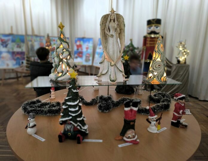Въображение и креативност в Коледна изложба на творците от ОДК