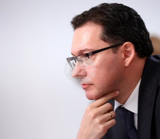 Не можем да бягаме от инициативи на САЩ, каза министърът в оставка Даниел Митов за присъединяването на България към Съвета за мир