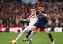 НА ЖИВО: Лийдс 0:3 Арсенал, смениха Груев на почивката