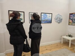 Изложба, посветена на 50-годишнината на Националната художествена гимназия „Цанко Лавренов“, бе открита в Пловдив