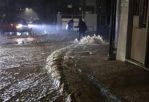 Евакуация и жертви при опустошителни наводнения в Атина