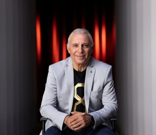 „Камп Ноу“ отваря врати за „Вече играеш… Стоичков“