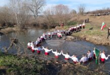 Благотворително хоро ще се играе във водите на реката в Харманли, след изваждането на богоявленския кръст