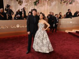 Холивуд бавно връща на червения килим Аштън Къчър, който защити насилник