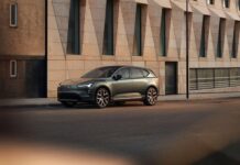 Коланите в новото електрическо Volvo EX60 разпознават дали пътника е дебел (Видео)