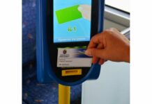 Ученици и студенти в Бургас ще пътуват с карта за 1 евро на месец в градския транспорт