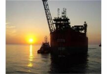 Франция докара превзетия танкер от руския сенчест флот до пристанището в Марсилия