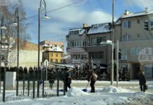 В Самоков зимната обстановка е спокойна, пешеходните пространства са почистени и се опесъчава