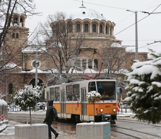 Столичната община започва процедура за доставка на 80 нови трамвая, съобщи заместник-кметът по транспорт Виктор Чаушев