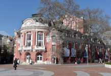 БТА :: Варненци гледат безплатно концерт-трибют „Майкъл Джексън: Thriller