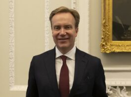 Ройтерс: Президентът на форума в Давос, свързан с Епщайн, подава оставка