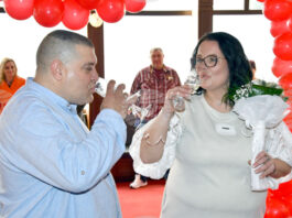 Четиринадесет двойки сключиха граждански брак в Хасково