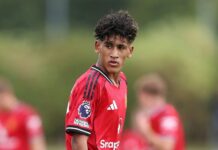 15-годишен тренира с първия отбор на Манчестър Юнайтед