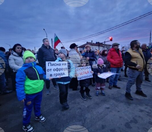 Приключи протестът на кръстовището на ул. „Бъдеще“ и Околовръстния път в кв. „Суходол“